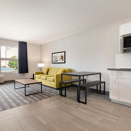 Days Inn By Wyndham Sarnia Harbourfront Eksteriør bilde