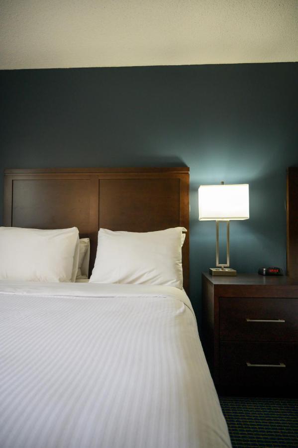 Days Inn By Wyndham Sarnia Harbourfront Eksteriør bilde