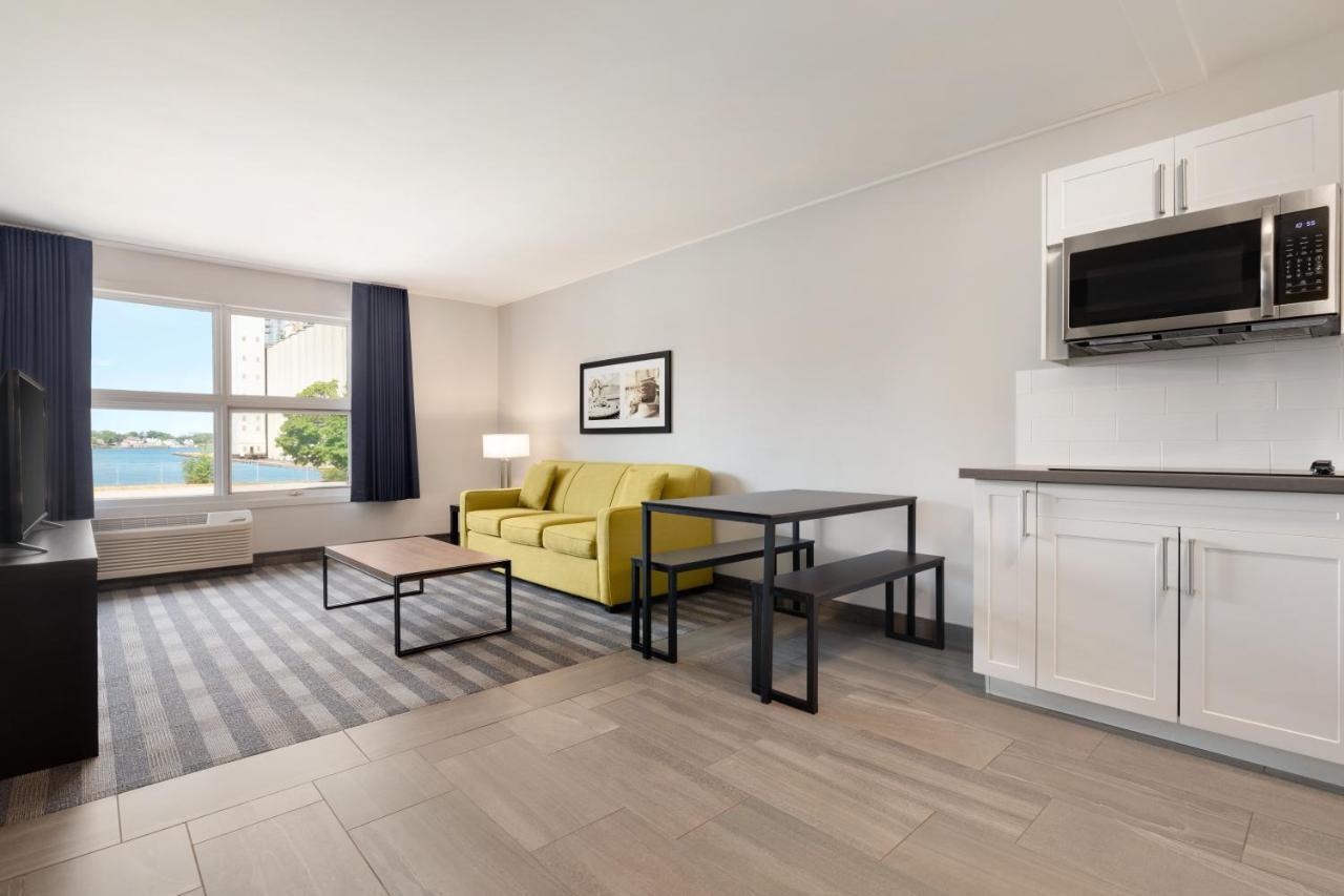Days Inn By Wyndham Sarnia Harbourfront Eksteriør bilde