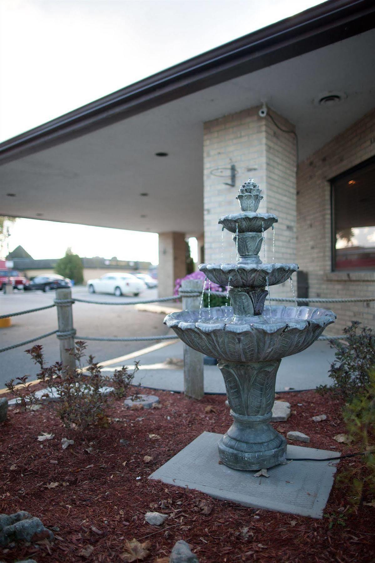 Days Inn By Wyndham Sarnia Harbourfront Eksteriør bilde